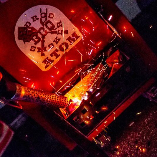 Pulled Pork, rántott húsos lángos, és kovászos gourmet pizzák Vince napkor